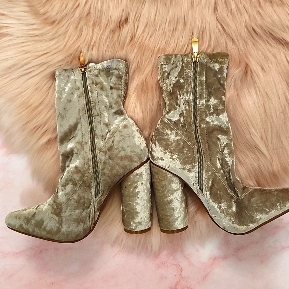 Brand New LOV MARK CRUSHED VELVET BOOTIES 6.5